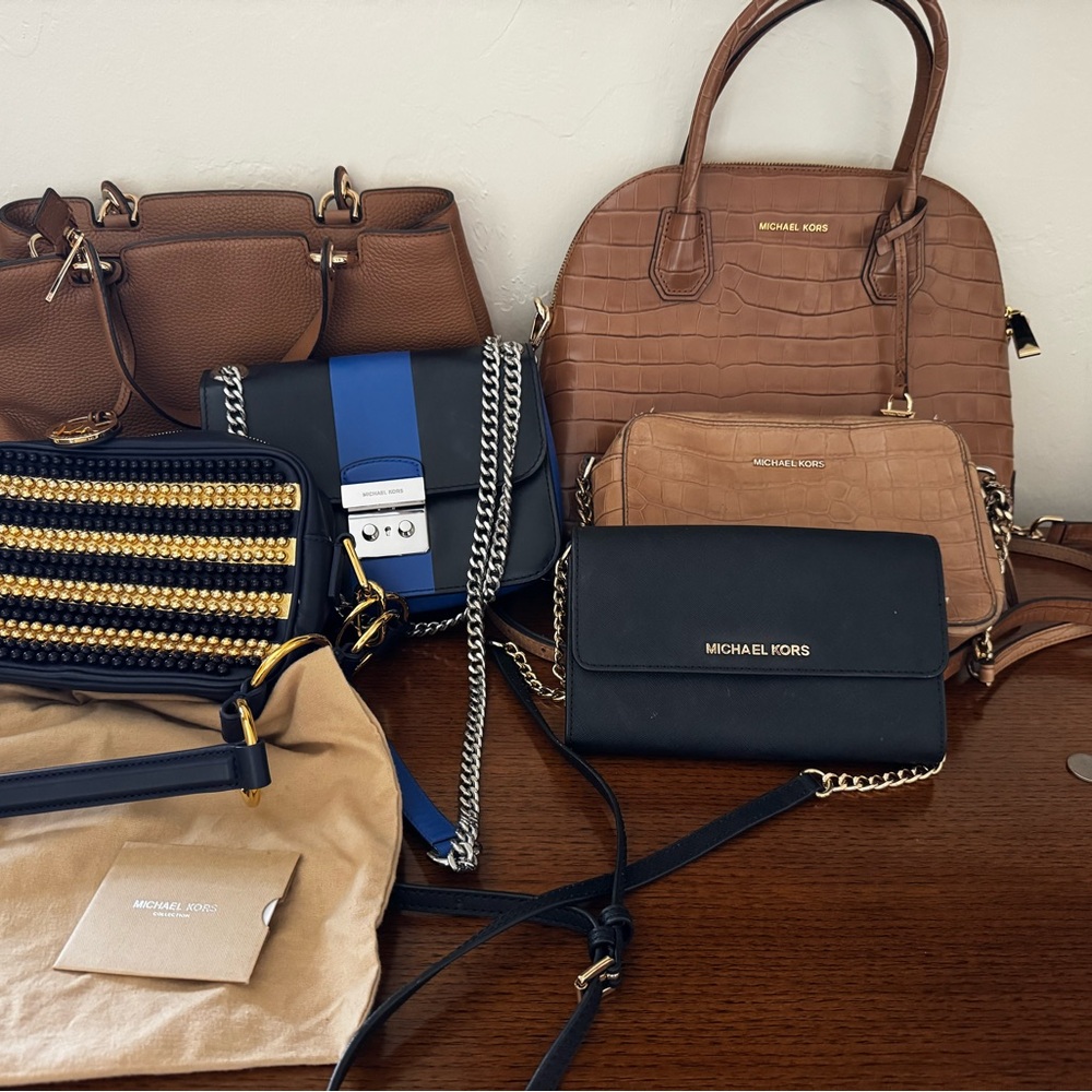 6 Michael Kors  handbags bundle Brown, Black and other colors. Women's Bags